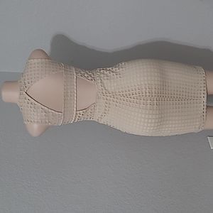 Cute stretch dress. Light cream color.